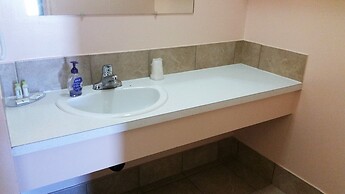 Lamplighter Viking Motel