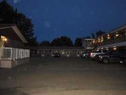 Lamplighter Viking Motel