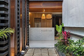 Alex Villas Complex N4