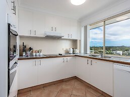 Marine Mirage - 2 Bedroom Apartment with Beachfront Vibes