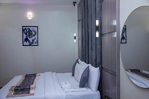 Modelo Hotel and Suites