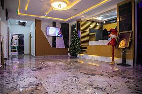 Modelo Hotel and Suites