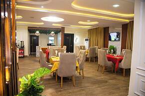 Modelo Hotel and Suites