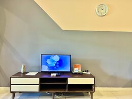 Capital O 90986 The Loft Residences