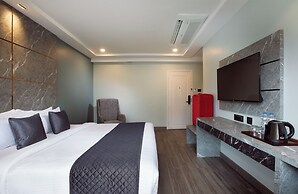 Hotel 44 Oasis
