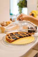 Tomato Urban Retreat