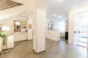 Tomato Urban Retreat