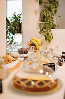 Tomato Urban Retreat