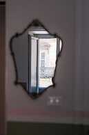 Tomato Urban Retreat