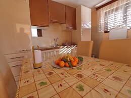 Peaceful Holiday House Senija