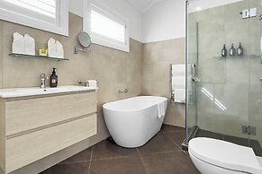 Freemans Bay Home by Urban Rest