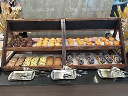 Centre Point Danang Hotel & Residence