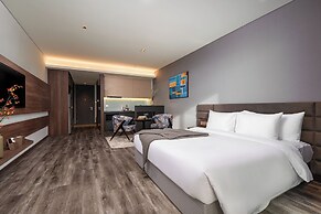 Centre Point Danang Hotel & Residence