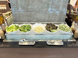 Centre Point Danang Hotel & Residence