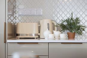 Grzybowska Elegant Apartment by Renters