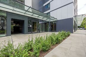 Grzybowska Elegant Apartment by Renters