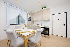 Grzybowska Elegant Apartment by Renters