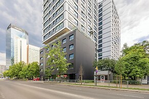Grzybowska Elegant Apartment by Renters