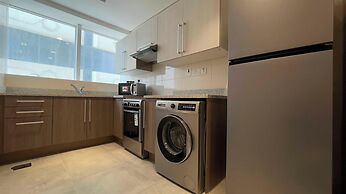 Spacious Furnished Apartment in Palette Tower in Tourist Club Area