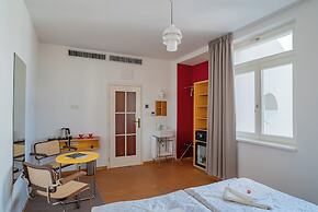 Hotel Avion - National Cultural Monument - ICONIC HOUSES