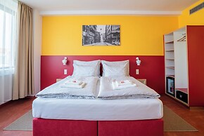 Hotel Avion - National Cultural Monument - ICONIC HOUSES