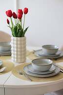 Kolejowa Apartment Warsaw by Renters