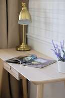 Kolejowa Apartment Warsaw by Renters