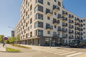 Kolejowa Apartment Warsaw by Renters