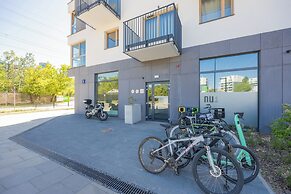 Kolejowa Apartment Warsaw by Renters