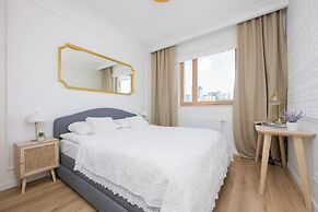 Kolejowa Apartment Warsaw by Renters
