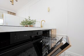 Kolejowa Apartment Warsaw by Renters