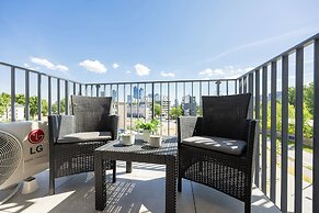 Kolejowa Apartment Warsaw by Renters