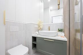 Kolejowa Apartment Warsaw by Renters