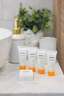 Kolejowa Apartment Warsaw by Renters