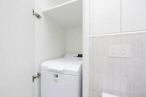 Kolejowa Apartment Warsaw by Renters