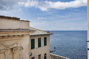 Seaview Apartment Near the Castle by Wonderful Italy