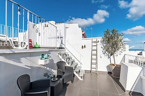 XII Luxury Home with Jacuzzi