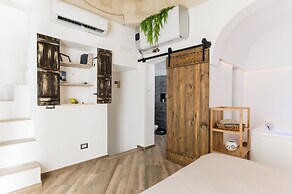 XII Luxury Home with Jacuzzi