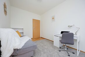 Cozy Apartment for 5 by Renters