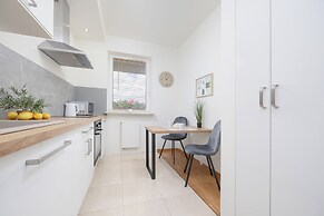 Cozy Apartment for 5 by Renters