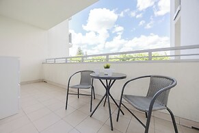 Cozy Apartment for 5 by Renters