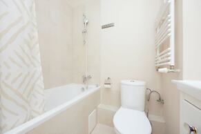 Cozy Apartment for 5 by Renters