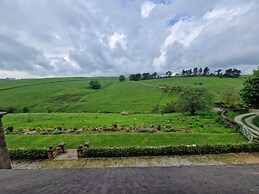 Luxury Penthouse Apartment - Beautiful Countryside