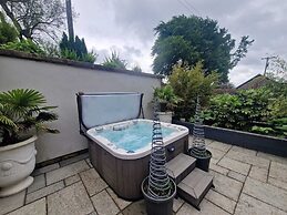 Luxury Penthouse Apartment - Beautiful Countryside