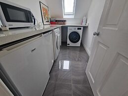 Luxury Penthouse Apartment - Beautiful Countryside