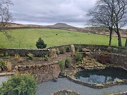 Luxury Penthouse Apartment - Beautiful Countryside