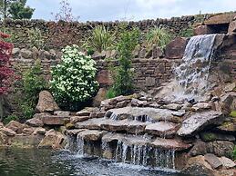 Luxury Penthouse Apartment - Beautiful Countryside