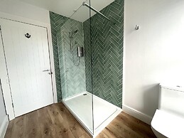 Seaside Haven at Willowdene Cottage