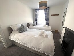 Seaside Haven at Willowdene Cottage