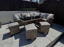 Seaside Haven at Willowdene Cottage